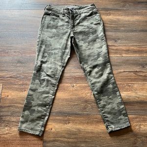 Womens universal thread camo crop denim pants